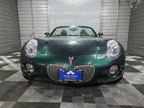 Used 2009 Pontiac Solstice Convertible w/ Premium Package RWD image 4