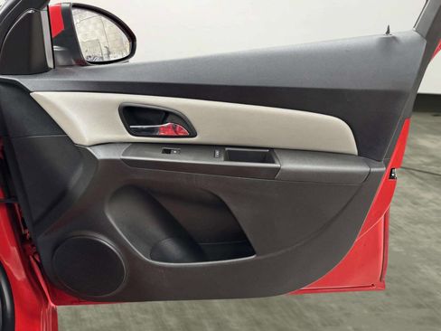 Used 2015 Chevrolet Cruze LT image 18