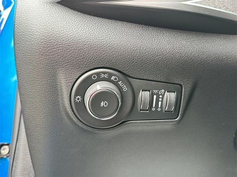 Used 2024 Jeep Compass Latitude image 31