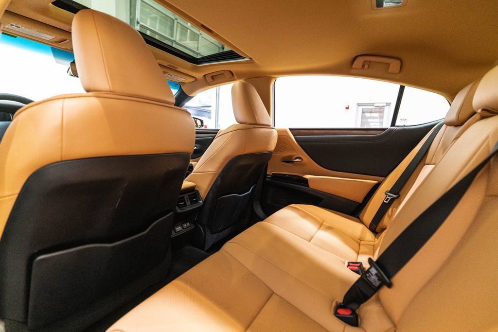 Used 2023 Lexus ES 350 w/ Premium Package FWD image 13