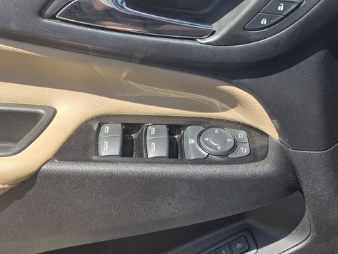 Used 2024 Chevrolet Equinox Premier AWD/4WD image 22