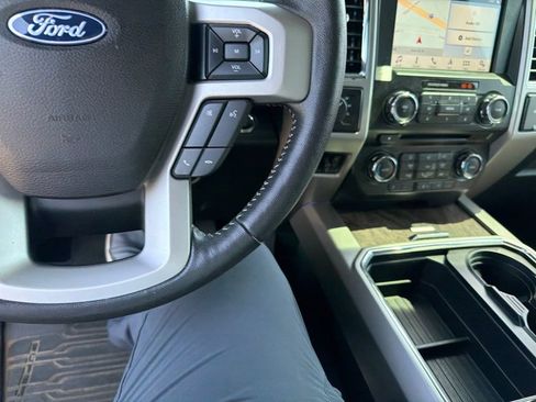 Used 2018 Ford F250 Lariat w/ Lariat Ultimate Package AWD/4WD image 5
