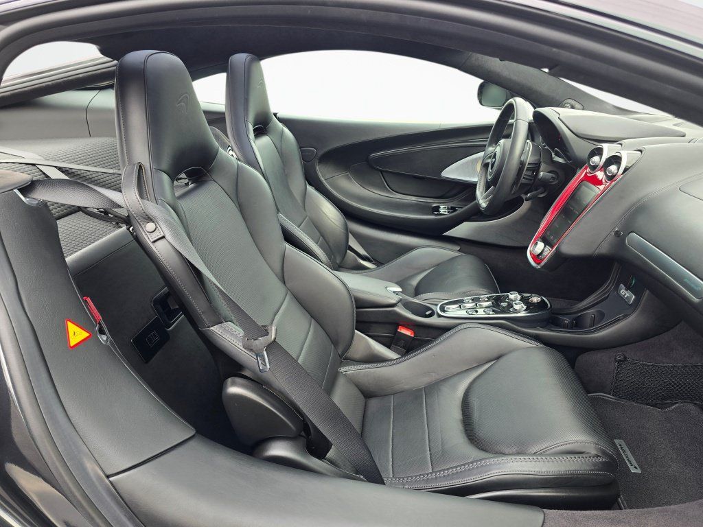 Used 2022 McLaren GT RWD image 20