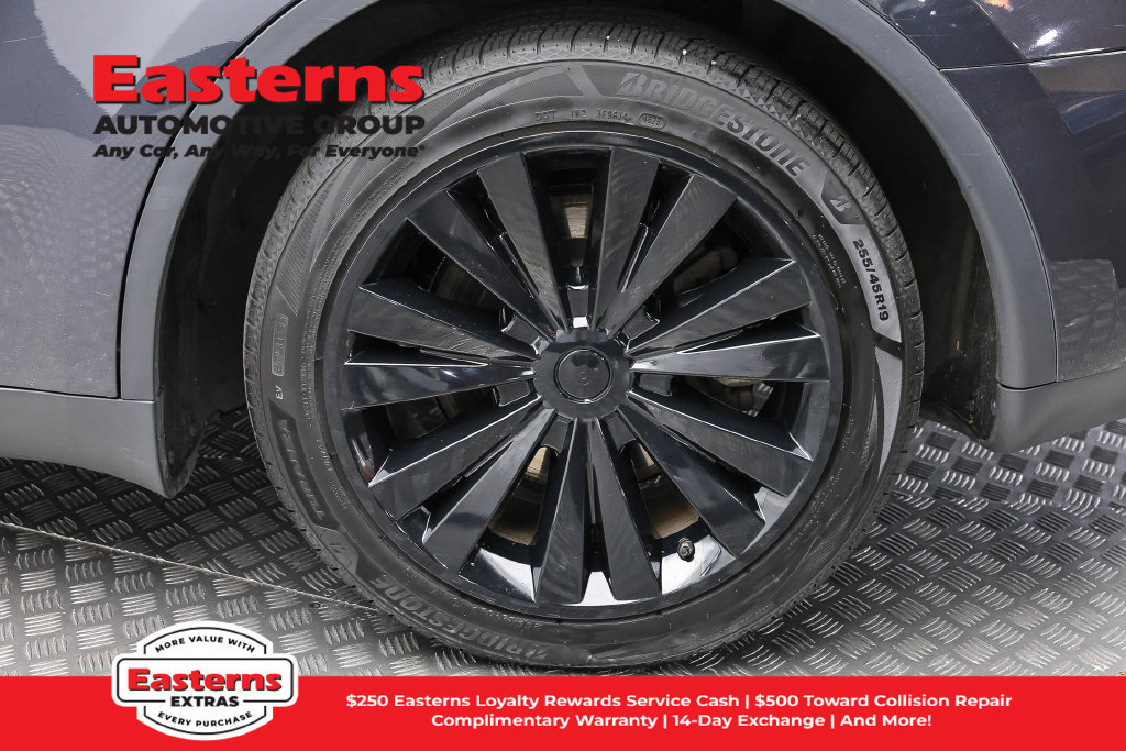 Used 2024 Tesla Model Y Long Range AWD/4WD image 9
