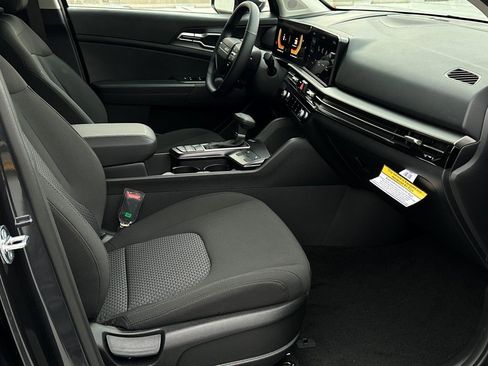New 2026 Kia Sportage LX image 9