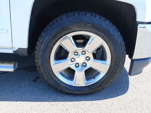 Used 2017 Chevrolet Silverado 1500 LT w/ Texas Edition RWD image 34