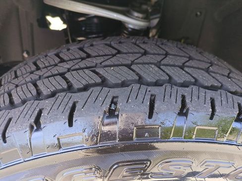 Used 2025 Ford Bronco Outer Banks AWD/4WD image 11