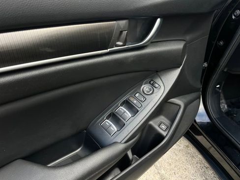 Used 2019 Honda Accord Sport image 11