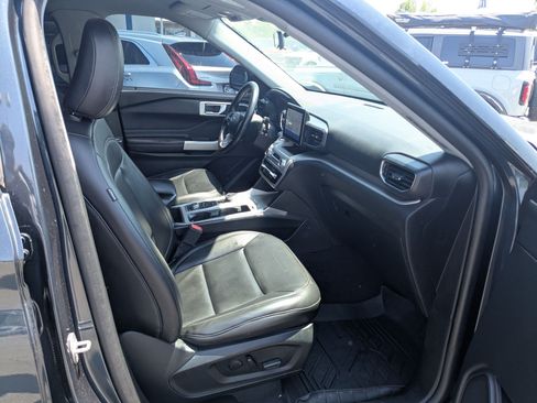 Used 2023 Ford Explorer XLT w/ Equipment Group 202A AWD/4WD image 33