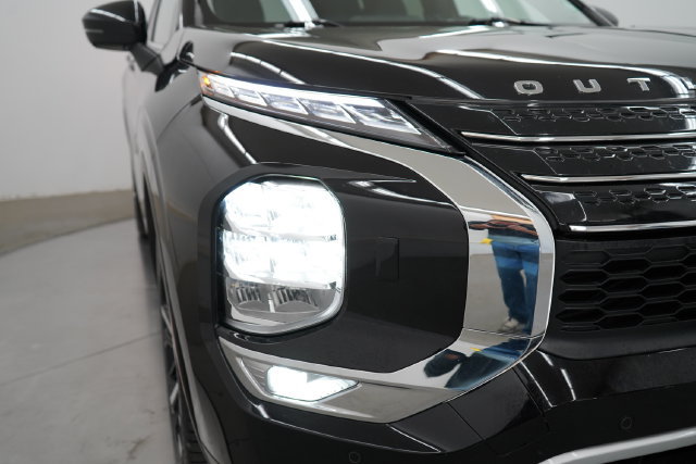Used 2023 Mitsubishi Outlander SE AWD/4WD image 45