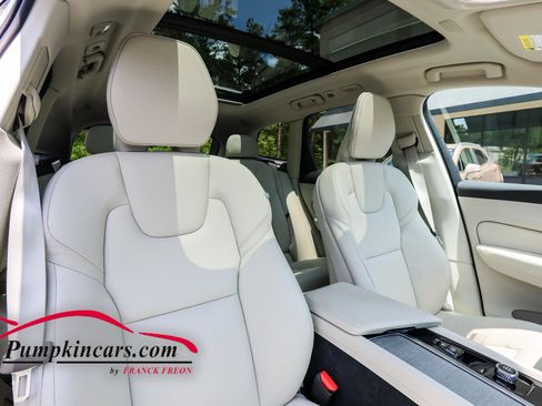 Used 2023 Volvo XC60 B5 Plus w/ Climate Package AWD/4WD image 22