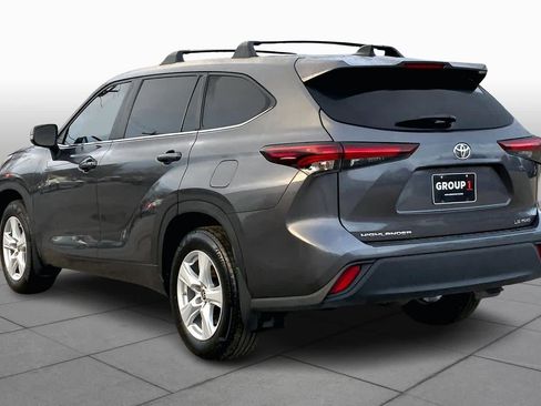 Used 2024 Toyota Highlander LE image 12