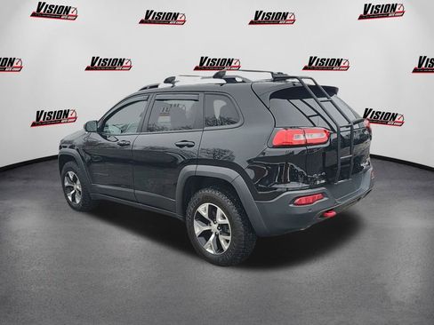 Used 2018 Jeep Cherokee Trailhawk image 7