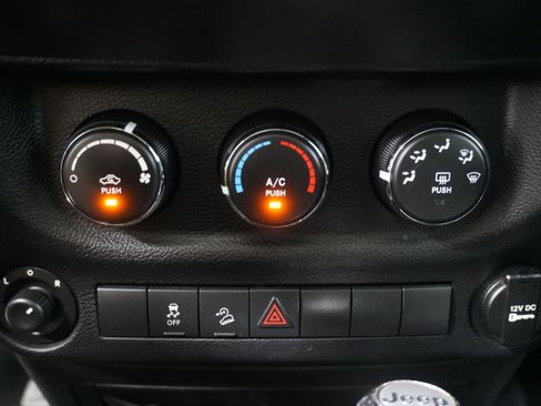 Used 2014 Jeep Wrangler Unlimited Sport w/ Quick Order Package 24S image 17