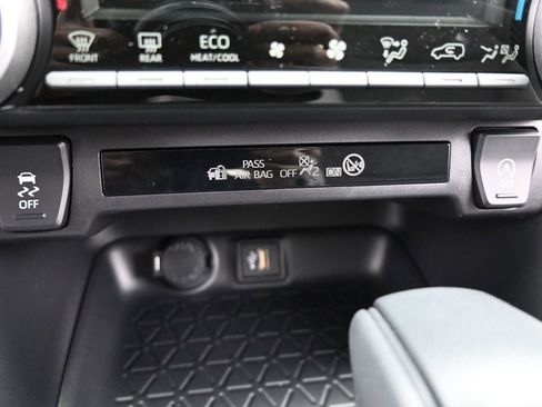 New 2025 Toyota RAV4 XLE image 33