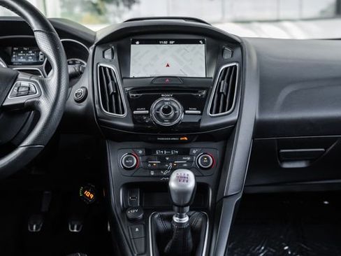 Used 2018 Ford Focus ST w/ Equipment Group 401A image 12