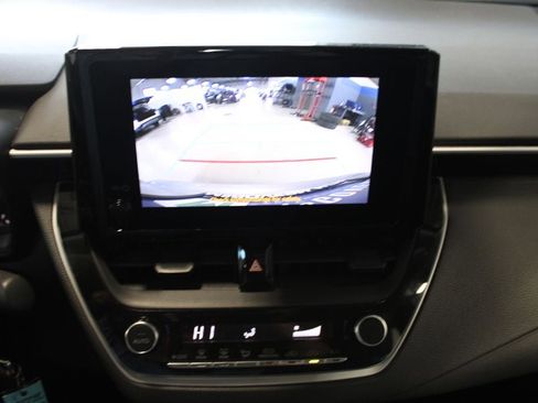 Used 2023 Toyota Corolla LE FWD image 28