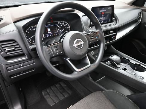Used 2023 Nissan Rogue SV image 16
