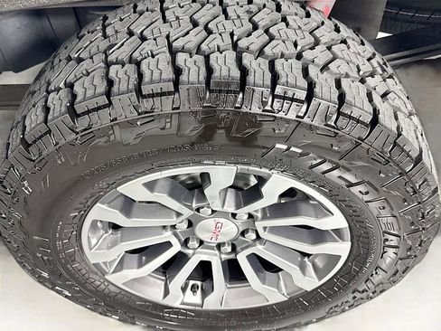 Used 2020 GMC Sierra 1500 AT4 w/ AT4 Premium Package image 32