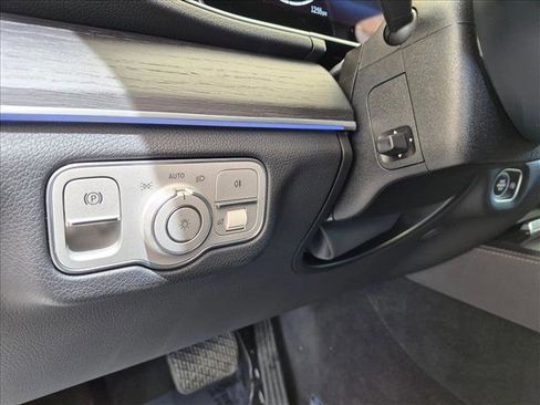 Used 2024 Mercedes-Benz GLE 350 4MATIC image 16