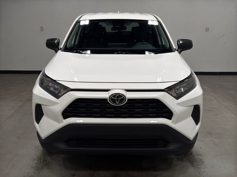 Used 2022 Toyota RAV4 LE image 3