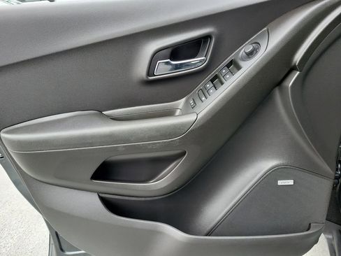 Used 2019 Chevrolet Trax Premier w/ LPO, Cargo Package image 19