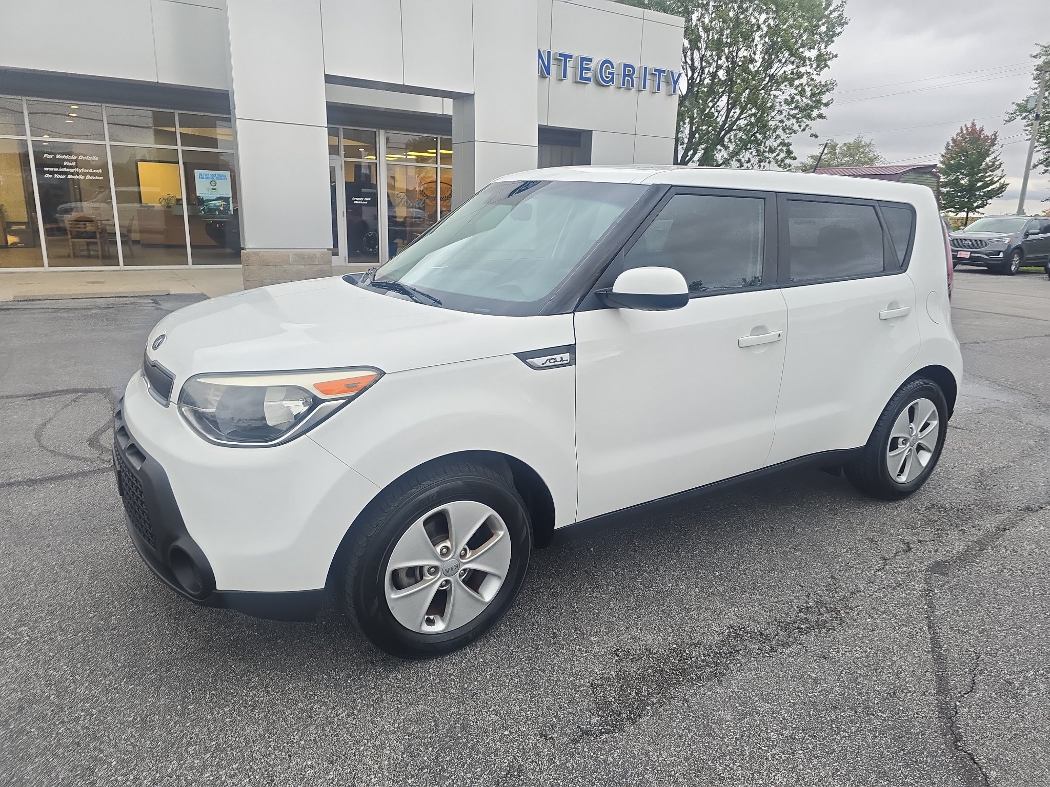 Used 2015 Kia Soul FWD image 2