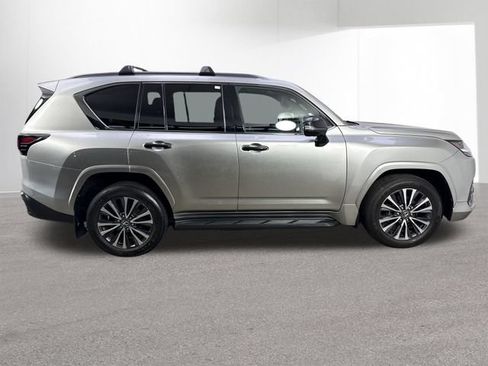 Used 2023 Lexus LX 600 4WD w/ Appearance Package image 39