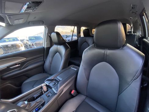 Used 2024 Toyota Grand Highlander XLE image 22