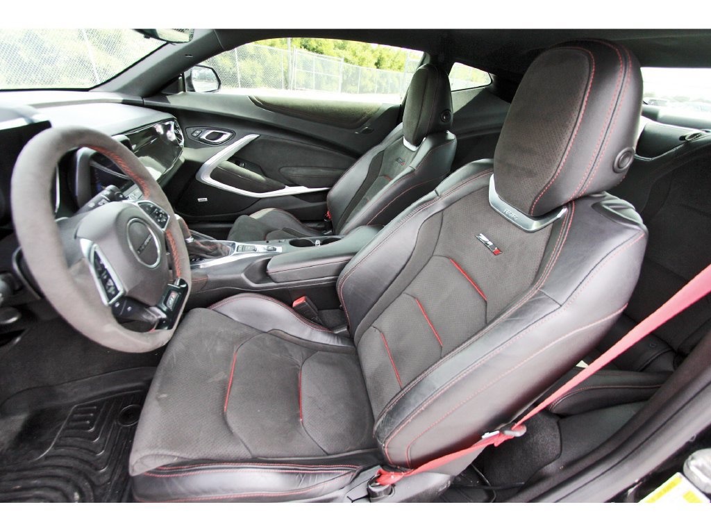 Used 2020 Chevrolet Camaro ZL1 RWD image 10