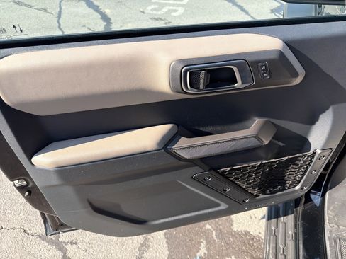 Used 2023 Ford Bronco Wildtrak image 15