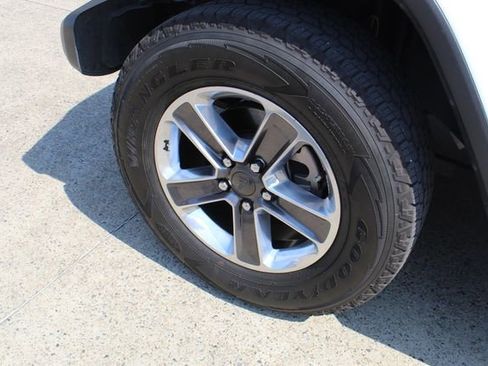 Used 2022 Jeep Wrangler Unlimited Sahara w/ Cold Weather Group image 3