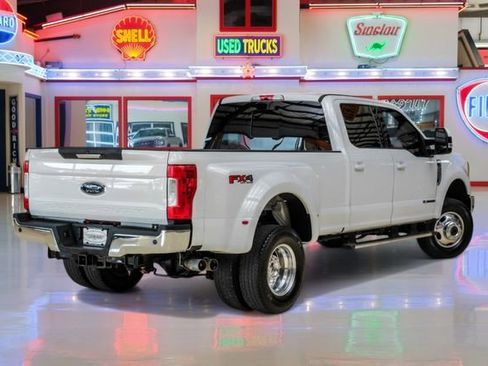 Used 2017 Ford F350 Lariat w/ Lariat Value Package AWD/4WD image 3