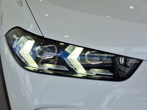 Certified 2024 BMW X5 xDrive40i w/ Premium Package image 9