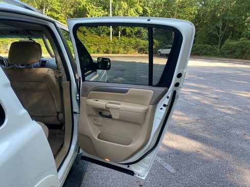 Used 2013 Nissan Armada SV AWD/4WD image 49