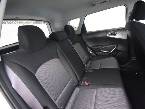 Used 2025 Kia Soul LX w/ LX Technology Package FWD image 22