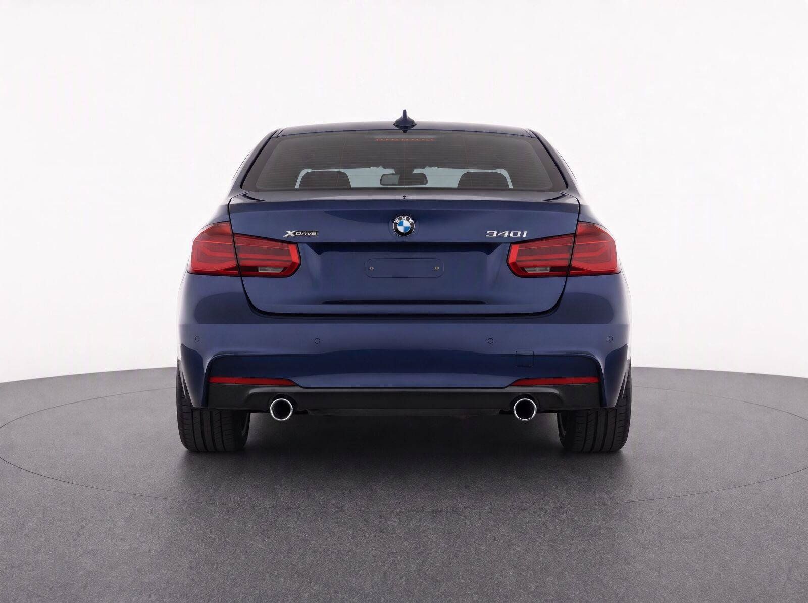 Used 2018 BMW 340i xDrive Sedan AWD/4WD image 5