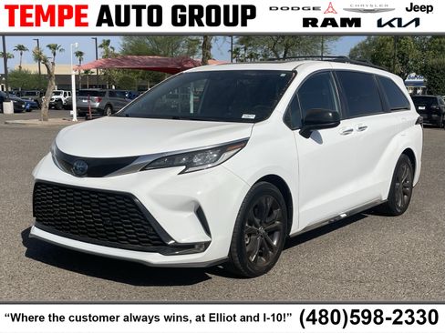 Used 2022 Toyota Sienna XSE FWD image 1