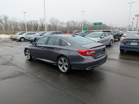Used 2018 Honda Accord Touring image 5