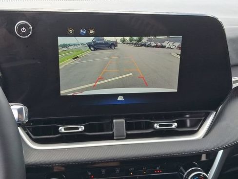 Used 2025 Chevrolet Equinox LT FWD image 18