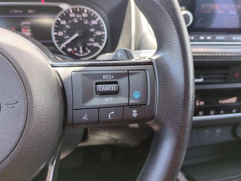 Used 2023 Nissan Rogue SV AWD/4WD image 20