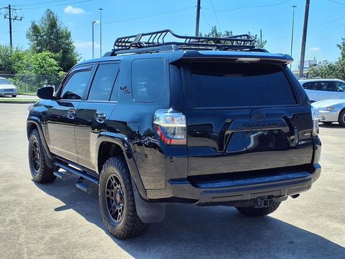 Used 2019 Toyota 4Runner TRD Off-Road AWD/4WD image 2
