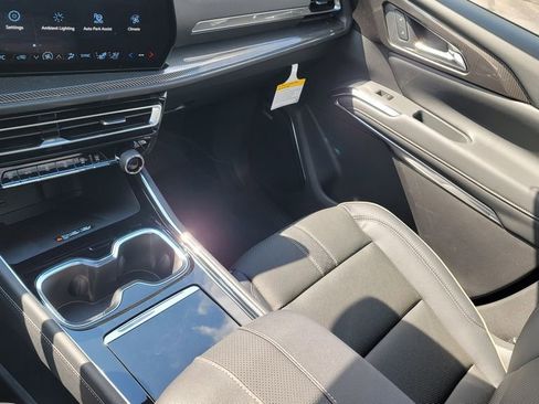 New 2026 Chevrolet Traverse High Country w/ LPO, Floor Liner Package FWD image 23