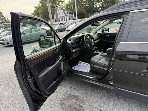 Used 2016 Subaru Outback 2.5i Limited AWD/4WD image 7