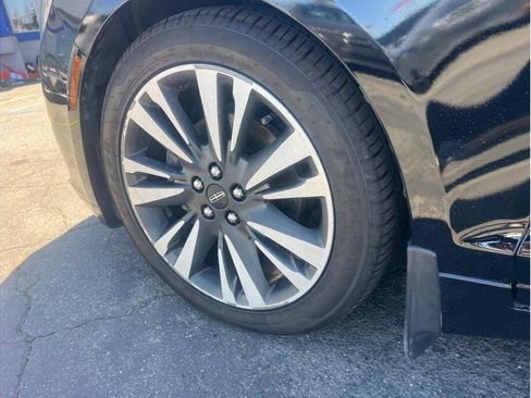 Used 2017 Lincoln MKZ Reserve FWD image 6