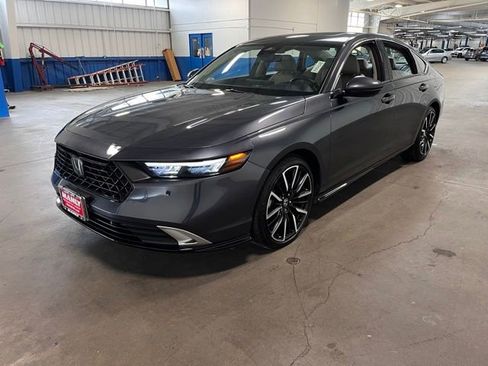 Used 2024 Honda Accord Touring image 7