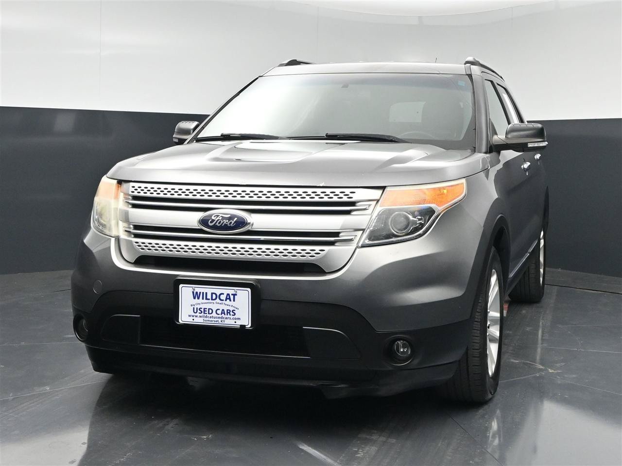 Used 2014 Ford Explorer XLT AWD/4WD image 2
