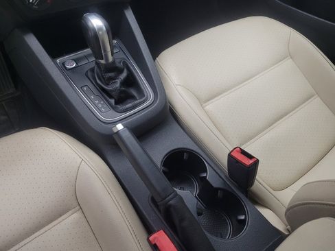 Used 2017 Volkswagen Jetta SE FWD image 26