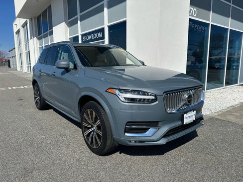 Used 2023 Volvo XC90 B6 Plus image 3