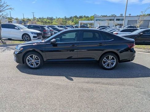 Used 2023 Volkswagen Jetta SE FWD image 5